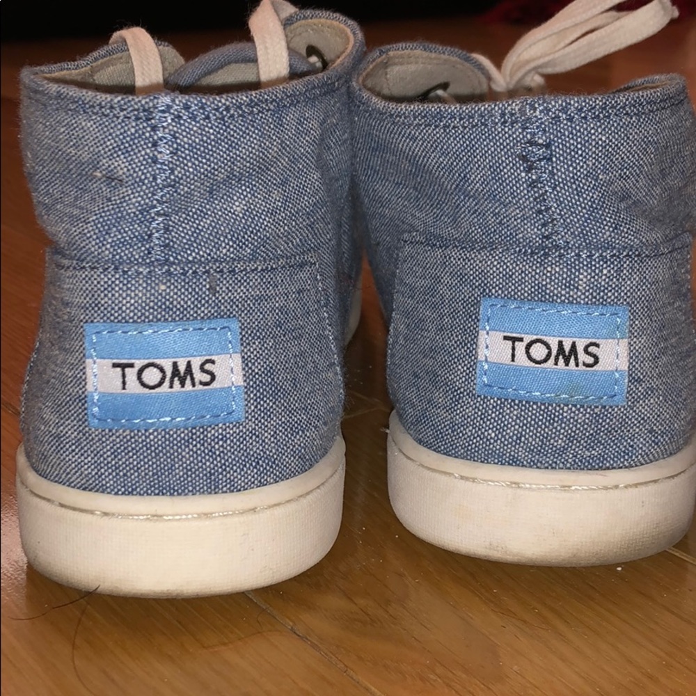 Toms - Picture 2 of 3